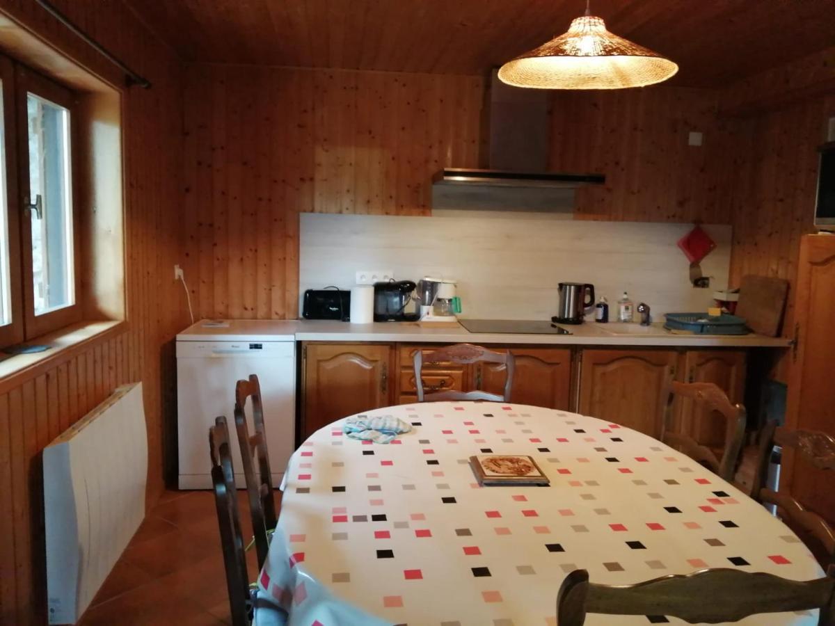 Bel Appartement Au Rez De Chaussee D'Un Chalet Jarrier Exterior foto