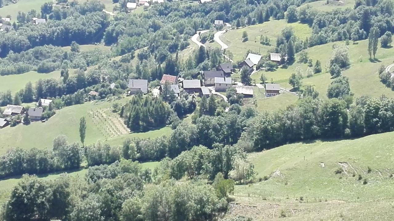 Bel Appartement Au Rez De Chaussee D'Un Chalet Jarrier Exterior foto